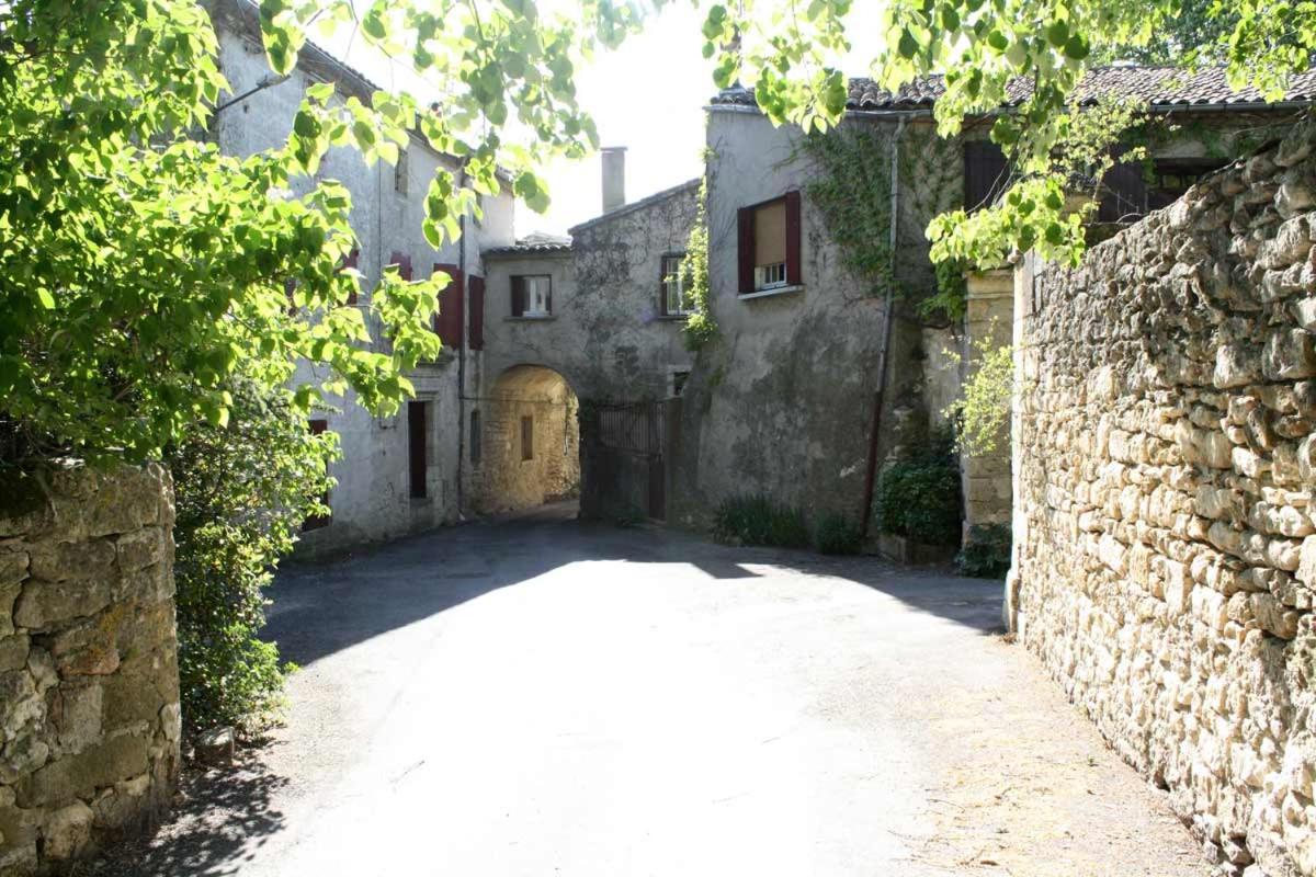 Proche Uzes Le Cocon Du Peintre Anglais Sagriès Екстериор снимка